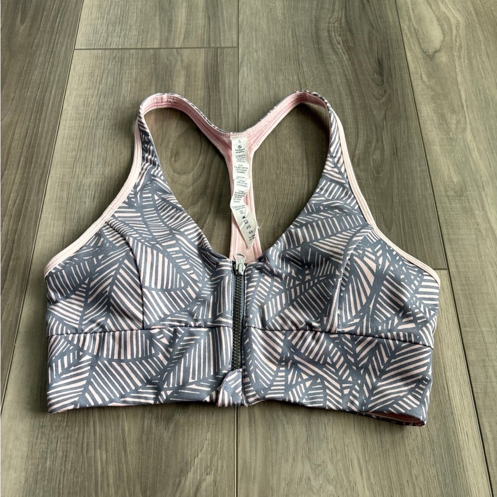 Lululemon sports bra